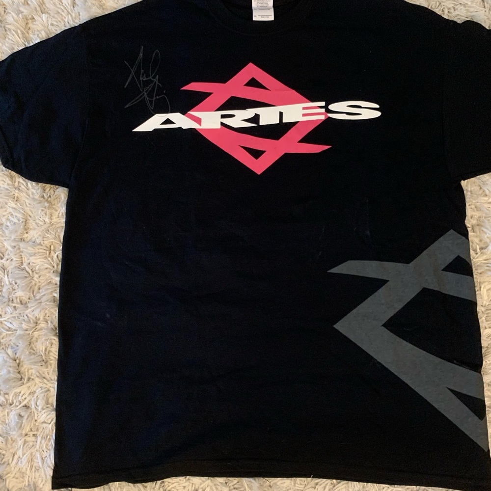 Impact Wrestling Austin Aries SIGNED T-Shirt